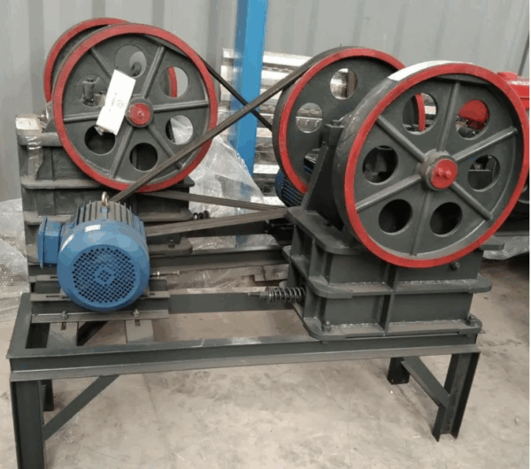 Molino Chancador Mandibula Mineria Portatil 5,5kw - Imagen 3